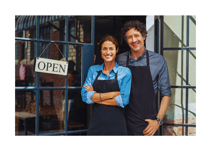 image of business owners who hired Headflood for their SEO services